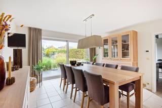 Deze goed onderhouden, instapklare woning zal je verrassen door haar daadwerkelijke woonoppervlakte en efficiënte indeling. Dankzij een...