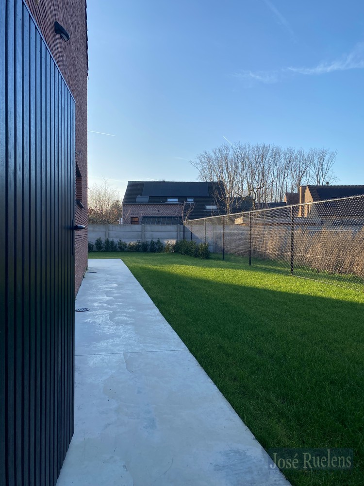 Nieuwbouw woning, VERKOOP ONDER 21% BTW, met 6 slaapkamers en 3 badkamers - foto 5