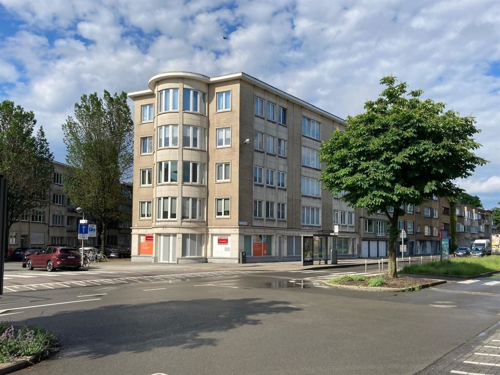 Office on commercial corner