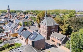 Bent u op zoek naar een te renoveren woning of bouwgrond in het hart van Kallo? Dan is dit pand misschien precies wat u zoekt! De belangrijkste...