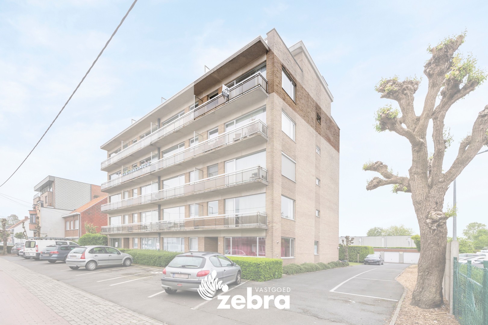 Licht op te frissen appartement op een centrale ligging te Roeselare! - foto 2