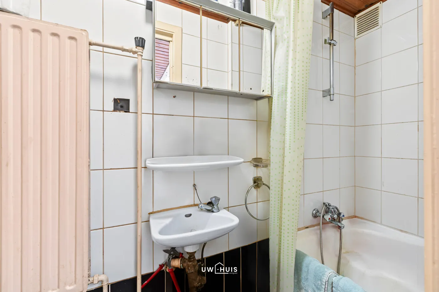 Te renoveren woning met 2 slkp en tuin. - foto 5
