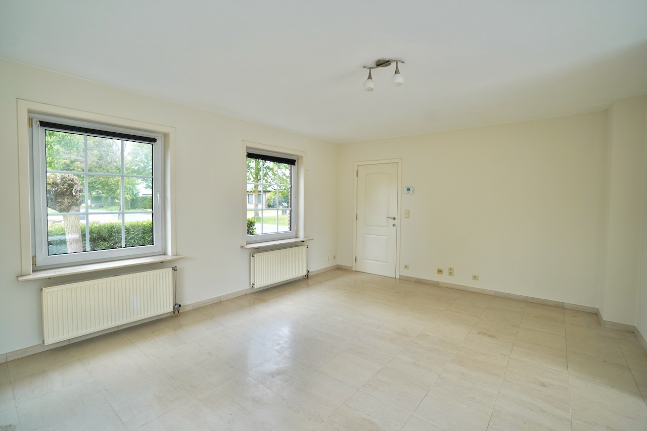 Zeer goed gelegen villa in aangename wijk te OOSTAKKER ! - foto 4