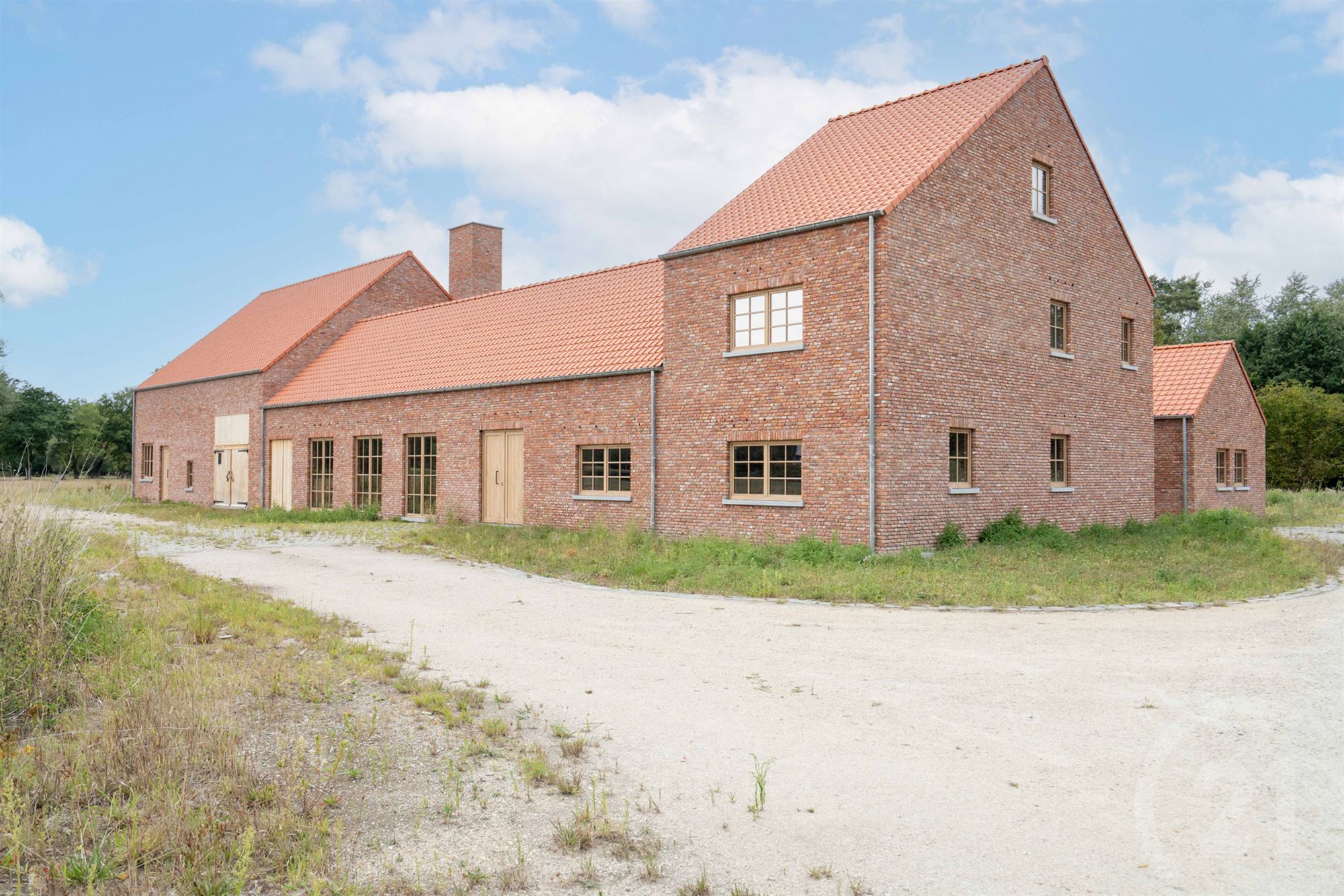 Prachtige en idyllisch gelegen hoeve (casco) op 4 hectare! - foto 5