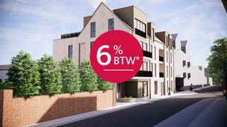 <p><strong>Alta Vista – Tijdloze luxe met groen uitzicht in het hart van Turnhout</strong></p>
<p>Welkom bij <strong>Alta Vista</strong>, een exclusief nieuwbouwproject in de <strong>Korte Gasthuisstraat 83-85-87</strong>, waar hedendaagse architectuur, rust en comfort samenkomen in het bruisende centrum van Turnhout.</p>
<p>Dit <strong>kleinschalige en elegante gebouw</strong> omvat slechts <strong>9 hoogwaardige appartementen</strong>, wat garant staat voor privacy en een verfijnde woonbeleving. De <strong>tijdloos moderne architectuur</strong> werd ontworpen met oog voor detail, optimale lichtinval en duurzame kwaliteit.</p>
<p>Alta Vista biedt een gevarieerd aanbod van <strong>appartementen met 1, 2 of 3 slaapkamers</strong>, perfect afgestemd op wie op zoek is naar luxueus en comfortabel wonen. Elk appartement wordt <strong>volledig afgewerkt volgens het lastenboek</strong>, zodat je zonder zorgen kan intrekken.</p>
<p>Een absolute troef is de <strong>achterzijde van het gebouw</strong>, waar de appartementen uitkijken op een <strong>mooi groen parkje</strong>. Dankzij deze ligging geniet je van een <strong>open zicht zonder inkijk</strong>, wat zorgt voor een gevoel van rust en privacy — een zeldzaamheid in het stadscentrum. De <strong>ruime, zongeoriënteerde terrassen</strong> vormen de ideale plek om in alle discretie te ontspannen en te genieten van het groen.</p>
<p>Extra comfort wordt geboden door <strong>bovengrondse garages</strong>, een waardevolle meerwaarde in deze centrale ligging. Bovendien is <strong>6% btw mogelijk onder voorwaarden</strong>, wat dit project ook financieel bijzonder aantrekkelijk maakt.</p>
<p><strong>Alta Vista</strong> combineert luxe, groen en privacy met een absolute toplocatie op wandelafstand van winkels, horeca, cultuur en openbaar vervoer.</p>
<p><em>Btw 6% mogelijk voor particulieren alsook voor verhuurders/investeerders!<br /><br />Alta Vista – waar ruimte, rust en verfijning samenkomen.</em></p>