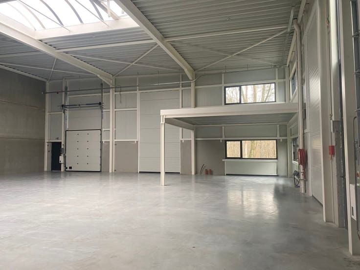 Nieuwbouw KMO-unit van 358 m² met mezzanine nabij de E314 - foto 3