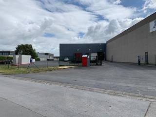 Fantastisch gelegen industriële site van 41.000 m² (waarvan 6.000 m² parking) met opslagruimtes te huur vanaf +/- 2.000 m², samenvoegbaar tot...