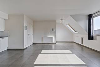 Layout: 3°V.: - entrance hall- bright living space with open kitchen- bedroom with access to balcony- bathroom equipped with a washbasin, bath...