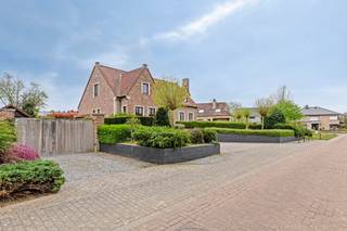 Rustig & landelijk gelegen villa met o.a. een bewoonbare oppervlakte van 230 m², 4 slaapkamers, aangename tuin, veel lichtinval en biedt...