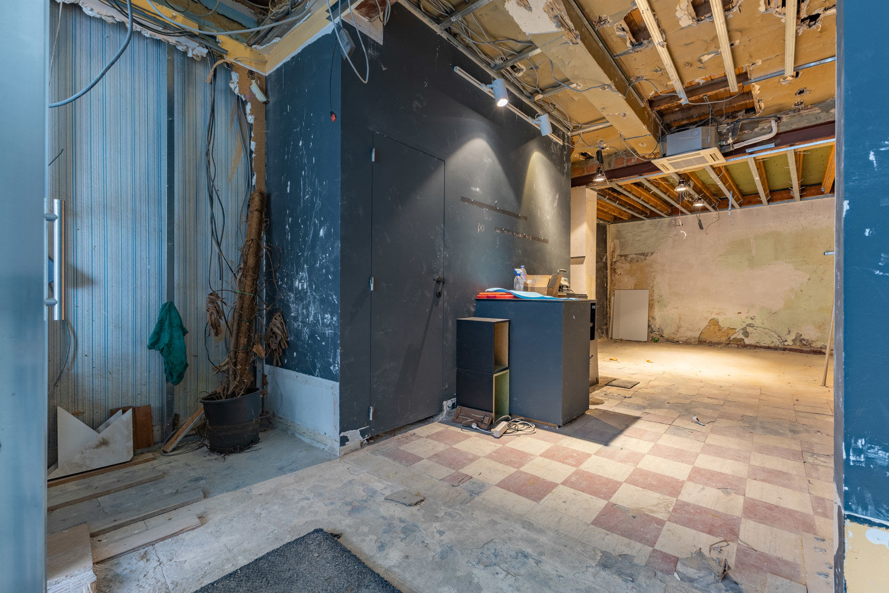 Gunstig gelegen handelswoning in het centrum van Halle - foto 3