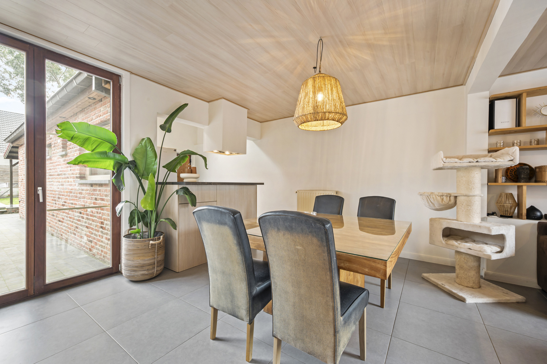 Instapklare woning mét uitweg en zonnige tuin vlakbij centrum staden - foto 3