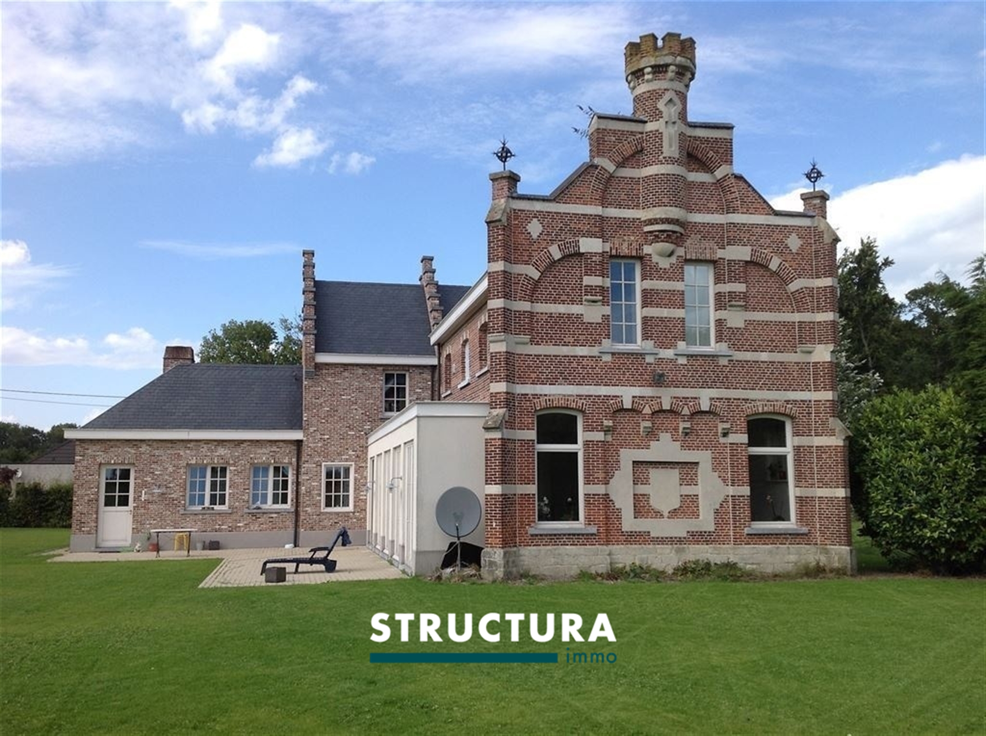 Ground Floor ( Oven, Electric plates, Fridge, Built-in )Area: 50,0m² ( Open fire )Floor 1