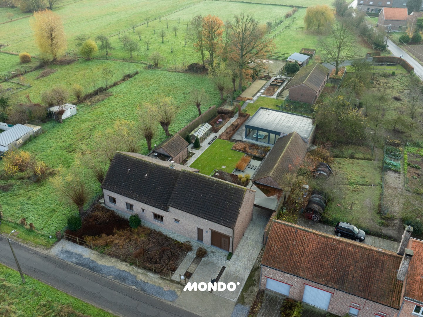 Unieke hoeve  (1.56ha) met paardenfaciliteiten &amp; overdekt zwembad. - foto 3