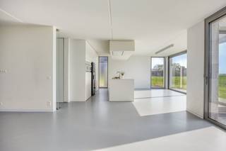 Deze alleenstaande moderne villa, gelegen in een rustige doodlopende straat te Landegem, combineert een uitstekende ligging met hedendaags...