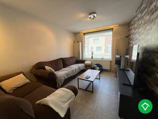 Deze woning is gelegen op een uiterst centrale ligging te Roeselare, kortbij zijn vele invalswegen, de Lidl, de Wallemeersen, het stadscentrum en...