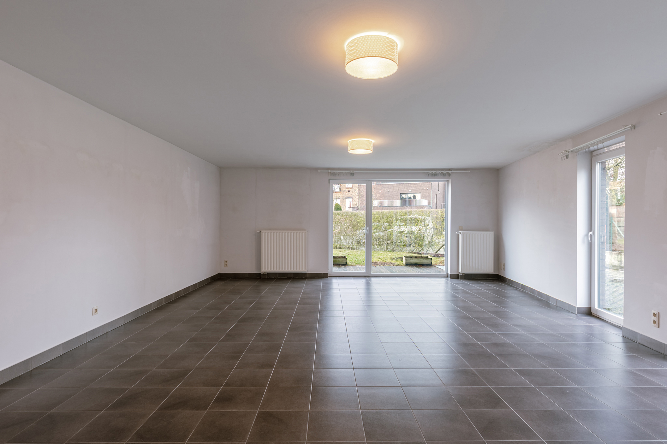 Modern 2-slaapkamerappartement met tuin vlakbij UZ - foto 3