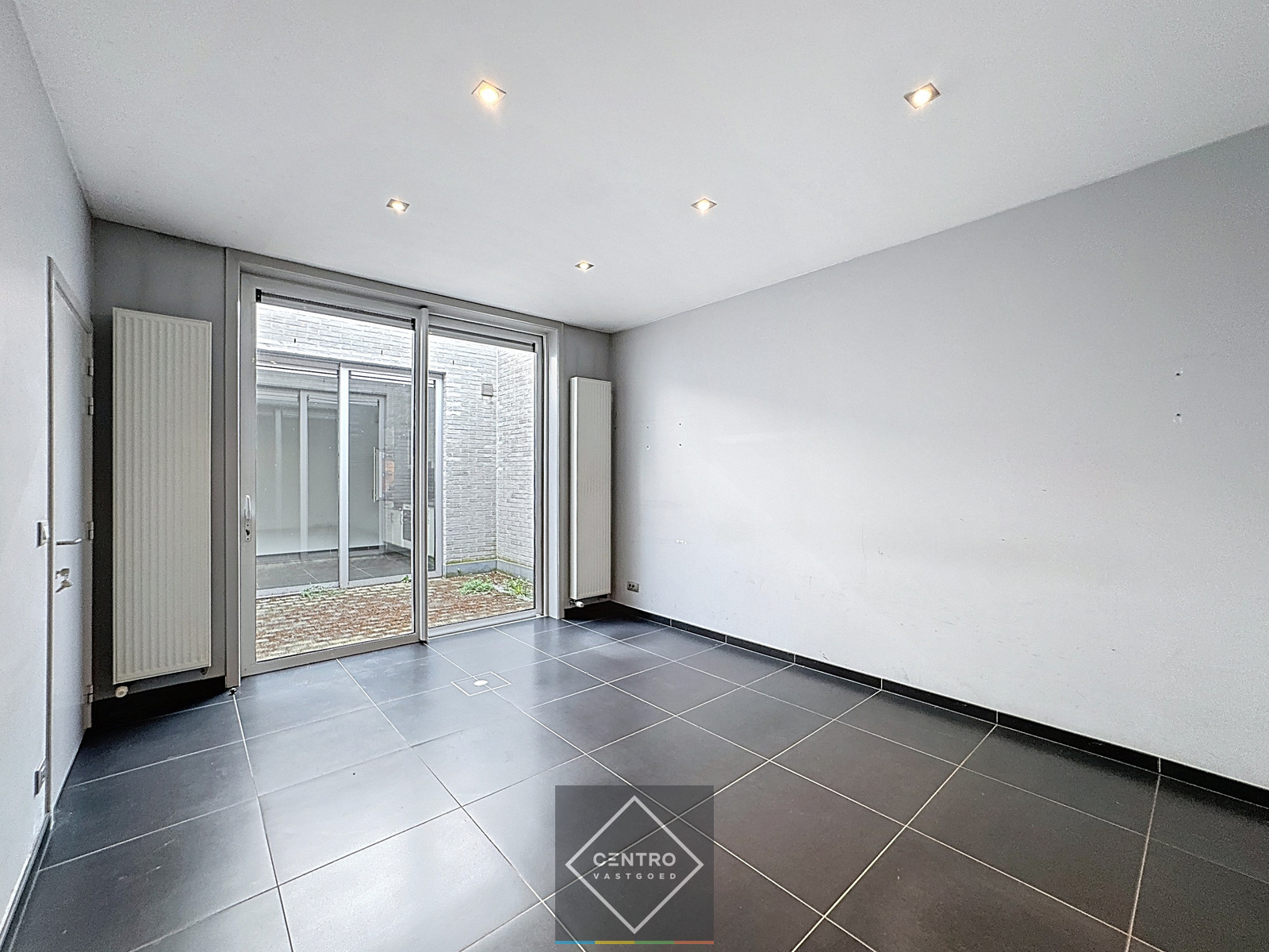 Centraal gelegen pand te Roeselare aan ZEER interessante prijs! - foto 5