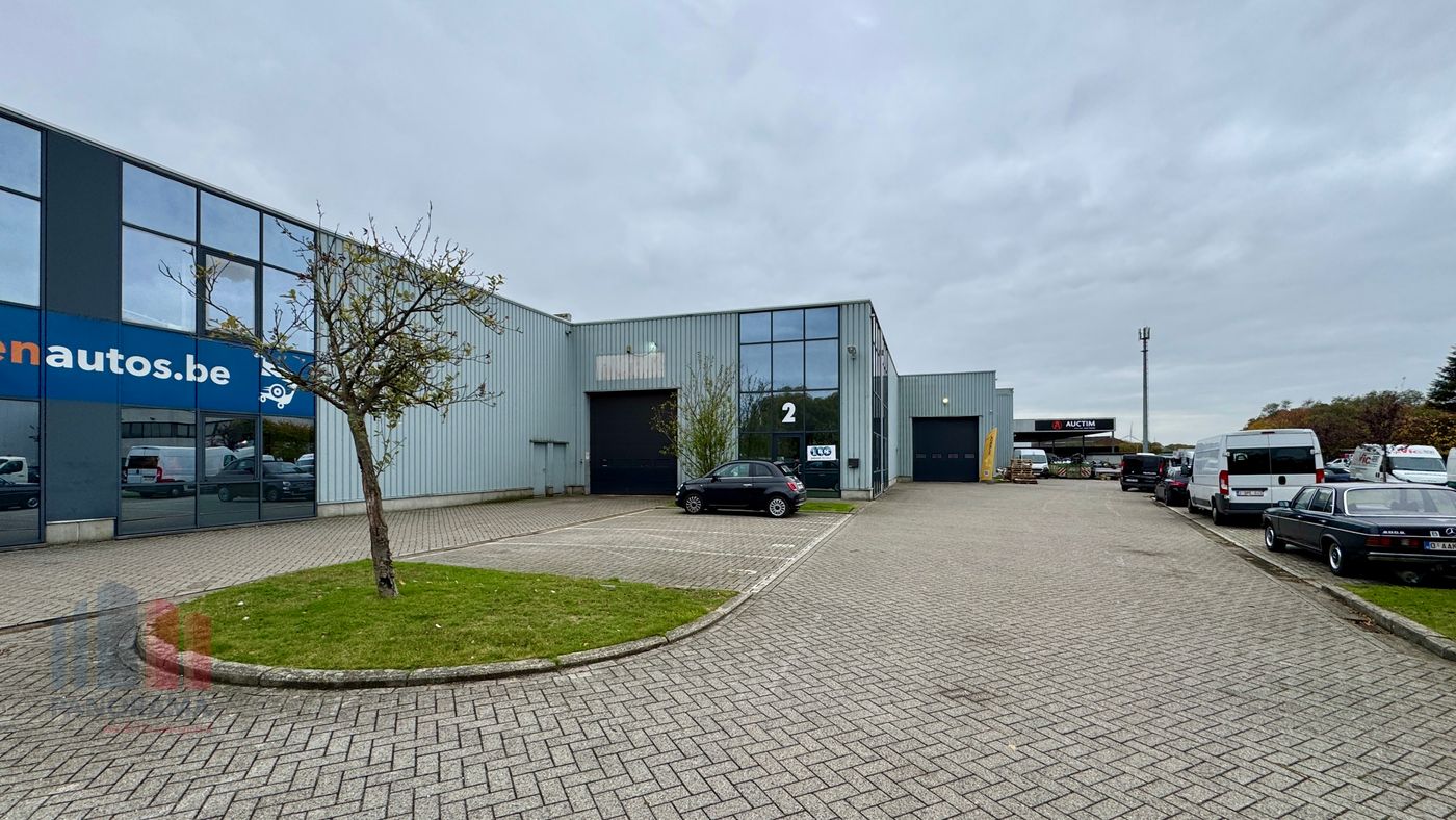 Functioneel magazijn van 540 m² met kantoren te huur - foto 1