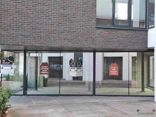 Ontdek deze unieke commerciële ruimte in het hart van Zutendaal Perfect gelegen in een moderne en goed onderhouden omgeving.Deze ruime, lichte en...