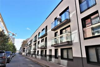 In volle centrum schittert dit recent appartement in al zijn glorie. Een praktische indeling in combinatie met een aangename lichtinval zorgt voor...