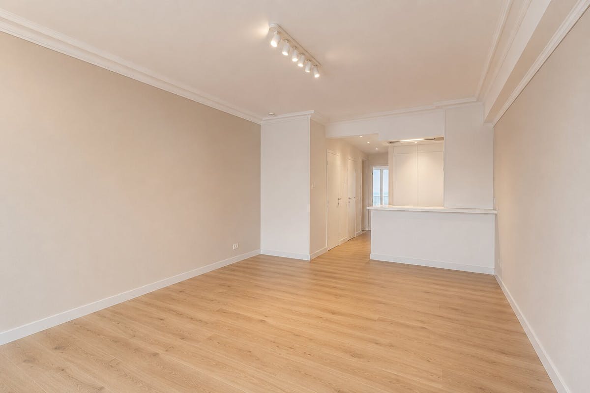 Lichtrijk appartement te koop op de zeedijk van Duinbergen - foto 4