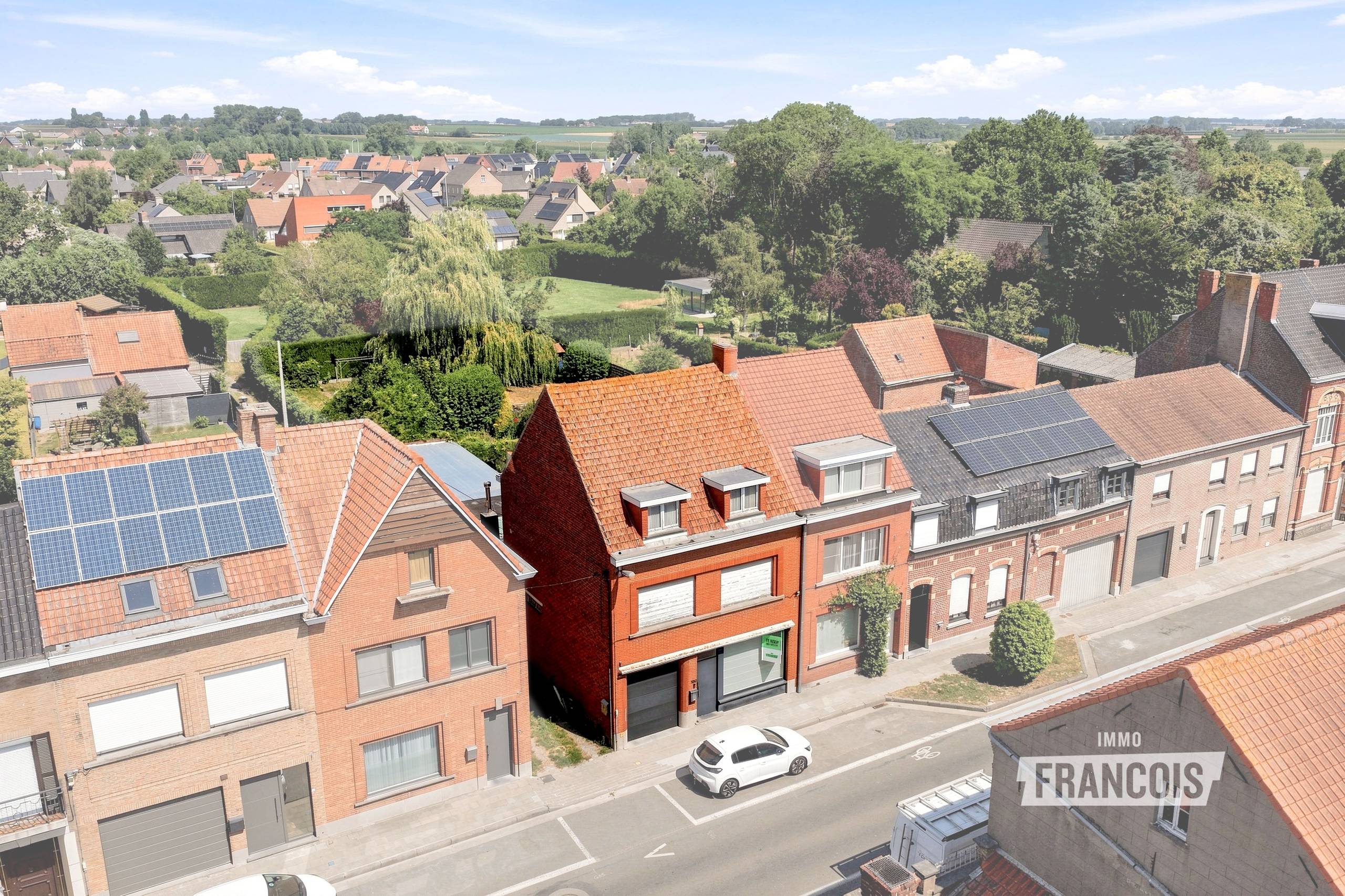 Te renoveren halfopen woonst te Poperinge - foto 1