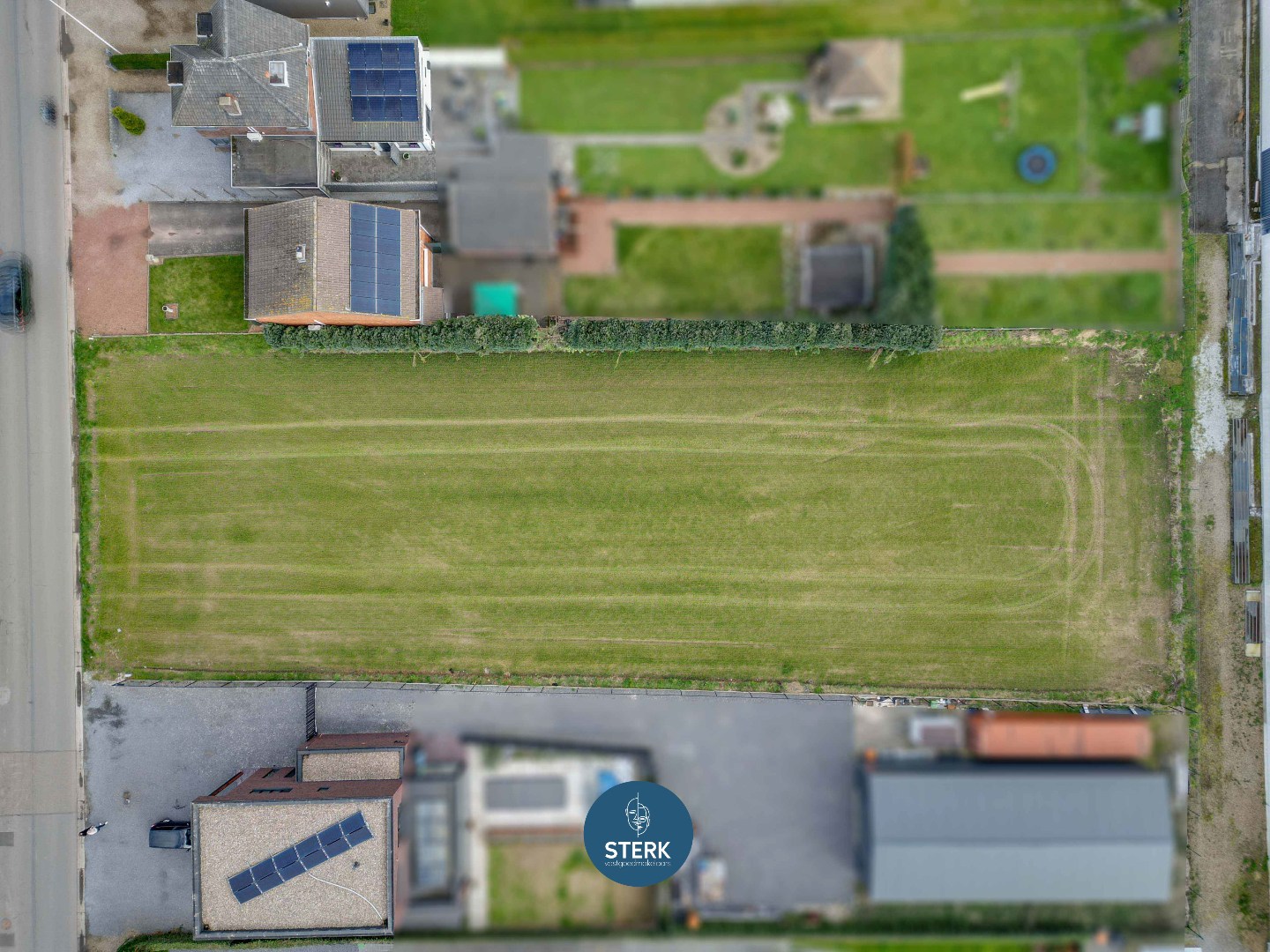 TE VERKAVELEN GRONDEN IN WOON- EN KMO-GEBIED NABIJ DE GRENS ! - foto 2