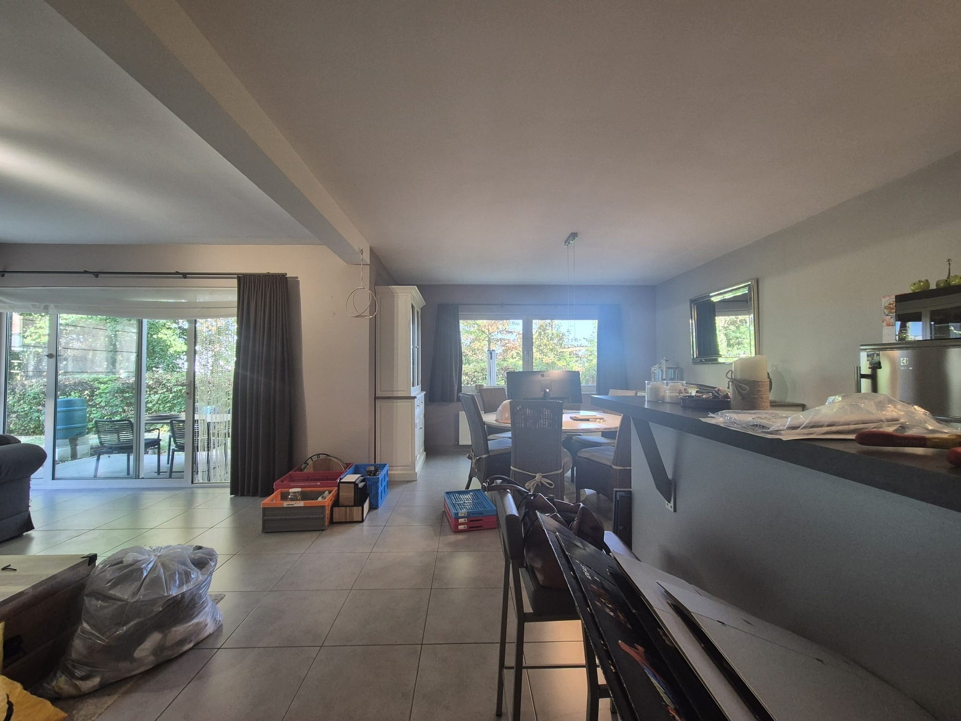 Ruim gelijkvloers villa appartement gelegen in afgesloten residentie. - foto 4