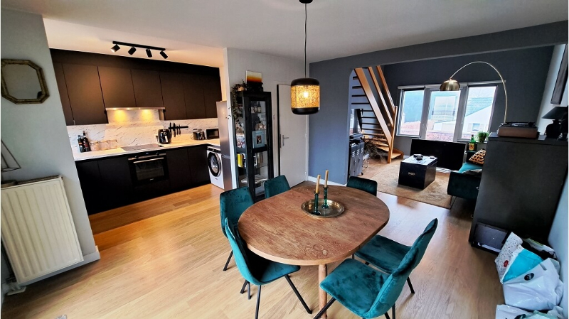 Gerenoveerd Duplex-Appartement met 2 slaapkamers en ruim TERRAS te huur in Loppem - foto 4