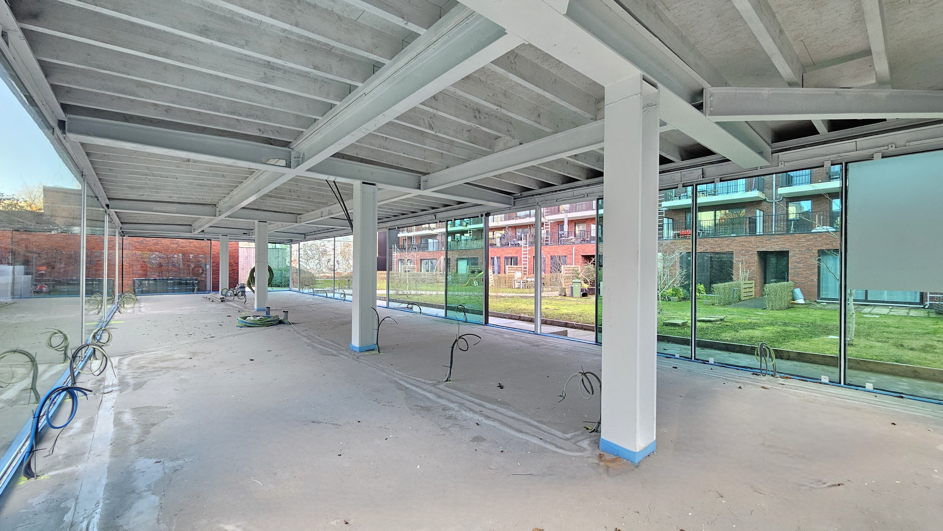 Uniek kantoor op rustige binnenplaats - photo 4