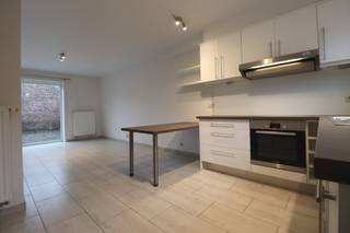 Deze knusse en recente woning bevindt zich in het centrum van de charmante gemeente Celles, net over de taalgrens.De woning biedt alle nodige...