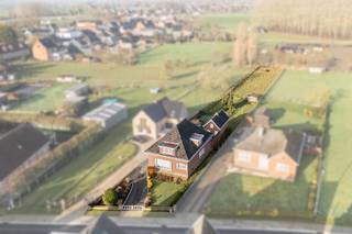 Vous recherchez une maison de charme avec un potentiel de rénovation ? Cette villa indépendante de caractère offre de nombreuses possibilités.La...