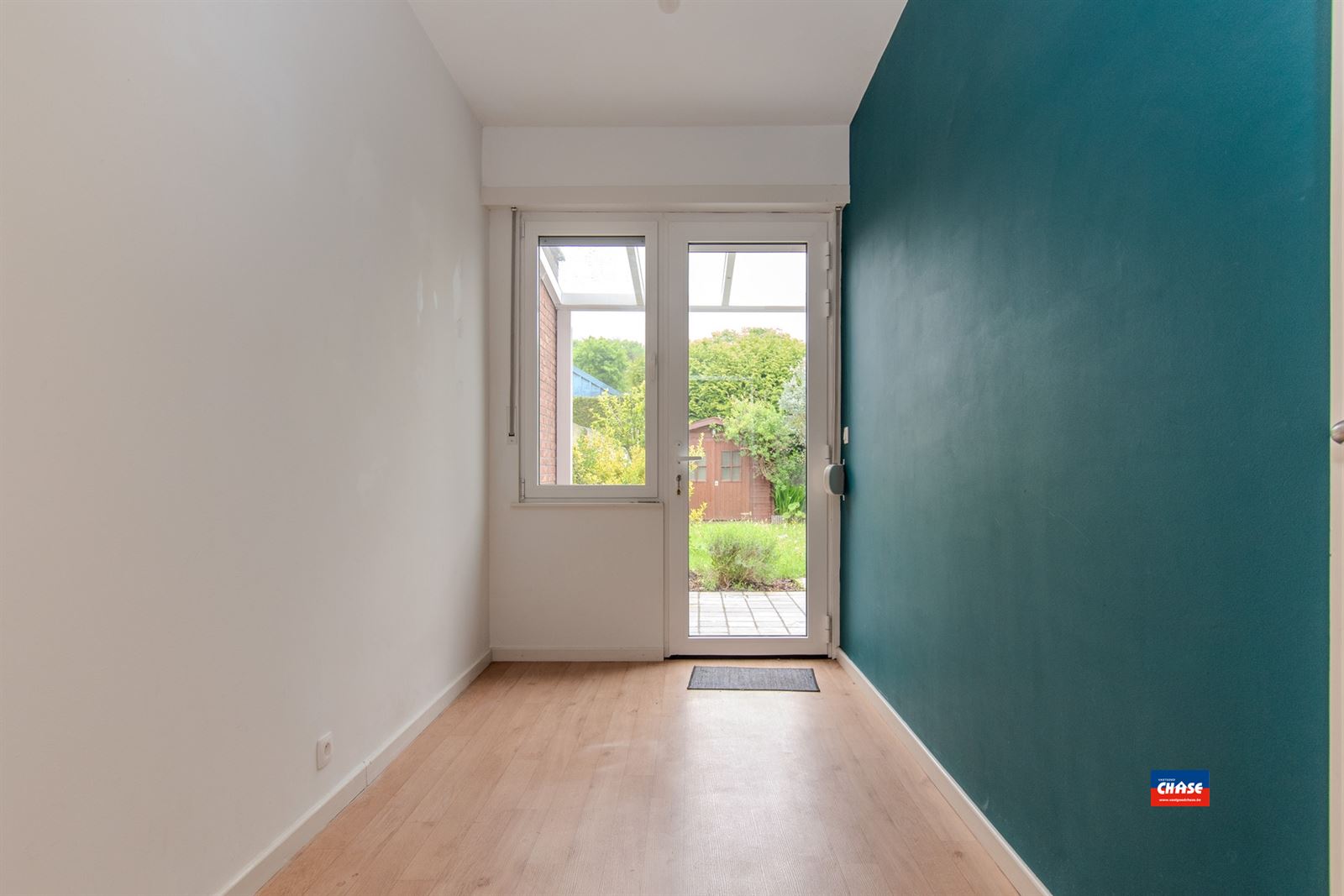 Bel-étage met 2 slaapkamers, garage en tuin - foto 4
