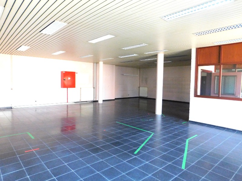 Kantoorruimte/mazijnruimte te huur - 340 m² - foto 4