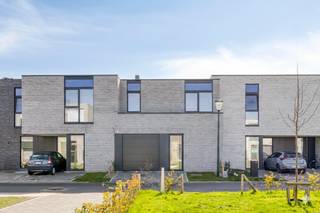 Freshwaterlande residential area — where living is really sweet.Nestled in green but close to everything. Modern, yet warm and cosy. Comfortable...