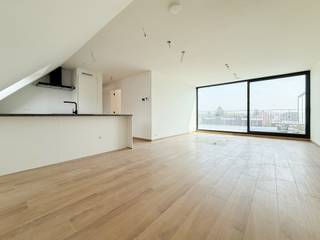 Vandaag nemen we je mee naar een nieuwbouwappartement in het rustige Sint-Amands, nabij scholen, winkels en openbaar vervoer. Op wandelafstand...