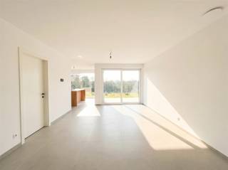 <p><span>Situated on a nature reserve, near the village center of rural Korbeek-Dijle and with a perfect connection to both Leuven and Brussels and other connecting roads, we are honored to offer for sale this modern and timeless new construction project. </span></p><p><span>This contemporary and energy efficient new construction project has been realized by a renowned construction company and concerns 6 semi-detached houses and 1 open house. <br />This newly built house with a facade width of 9 m is situated on a plot of 287 m² and has a living area of 165 m². In a modern and timeless architectural style, this home is finished to a high standard and equipped with all modern living comforts, being underfloor heating throughout, heat pump, solar panels and so much more. This energy efficient property comprises on the ground floor an entrance hall, a guest toilet, a practical storage room, a spacious living room with adjacent dining area with open kitchen which provides access to the garden with terrace of 19 m² where it is lovely to relax. The second floor comprises a bathroom, a separate toilet, a technical storage room and 3 bedrooms. </span></p><p><span>In short, a real opportunity for people who want to live energy efficiently, timelessly, luxuriously and comfortably surrounded by the peace and greenery of the Dyle valley. A unique opportunity! </span></p><p><span> </span></p>
