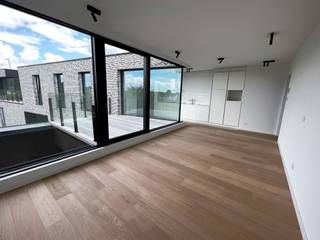 Ben je op zoek naar een luxueus afgewerkt en ruim appartement, in een residentie met architecturale uitstraling? Dan is dit 3 slaapkamer...