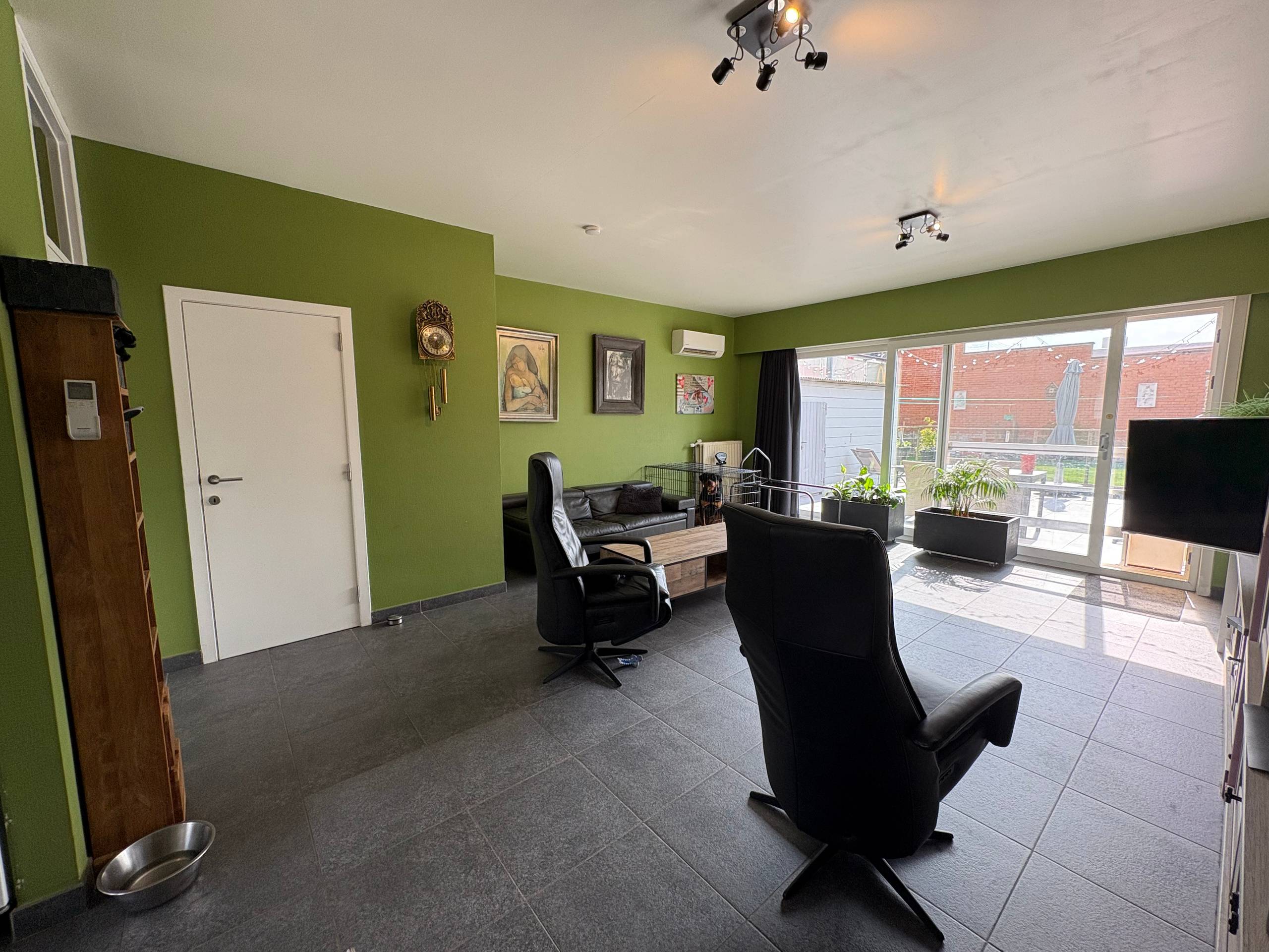 Halfopen woning met 4 slaapkamers en carport - foto 4