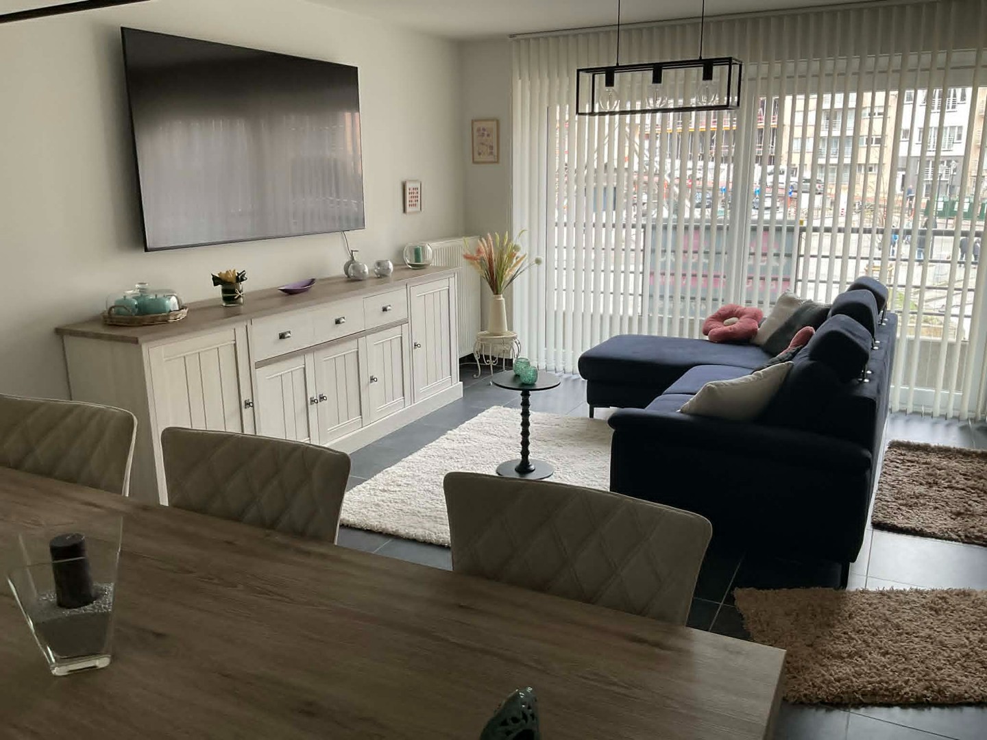 Prachtig appartement op het 1ste verdiep, met 2 slaapkamers, instapklaar en energiezuinig, keuken, badkamer en balkon op het Casinoplein - foto 4
