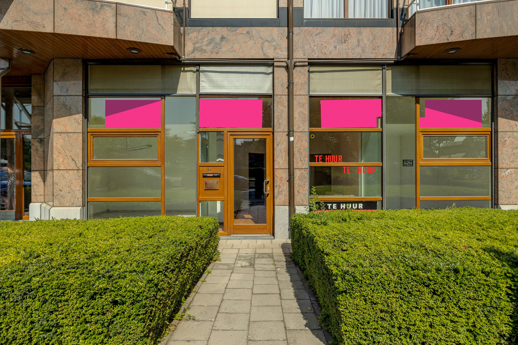 Kantoor/handelspand met brede étalage (11m) op zichtlocatie - foto 2