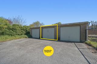 Op zoek naar de perfecte parkeeroplossing in Oudenburg? Dan is dit uw kans!In het centrum van Oudenburg bevindt zich deze ruime garagebox, ideaal...