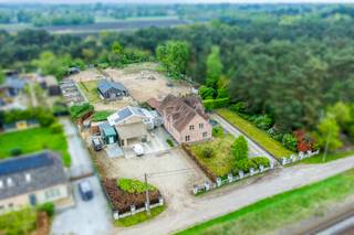 Droomt u van een ruime woning midden in de natuur, gecombineerd met een passie voor dieren? Dan is deze unieke eigendom een buitenkans.Welkom in deze...