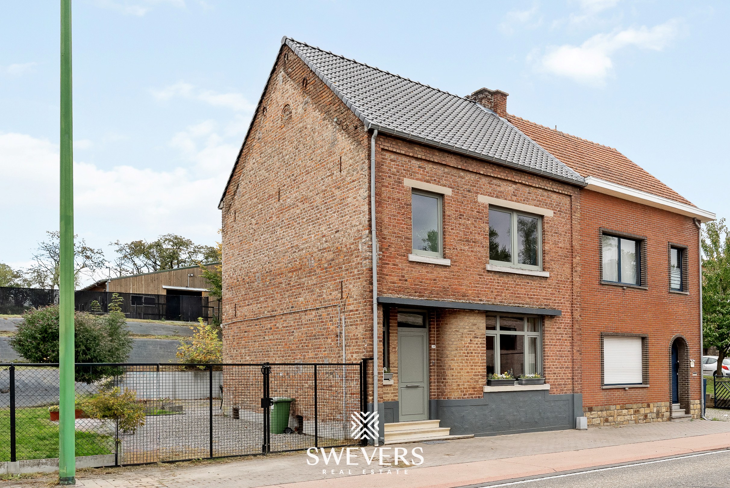 Instapklare woning met karakter en grote zolderruimte - foto 1
