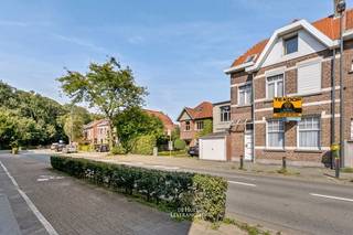 de Huisleverancier verwelkomt je in deze semi-half-open bebouwing gelegen aan Drabstraat 4 te Mortsel. De woning werd reeds grotendeels...