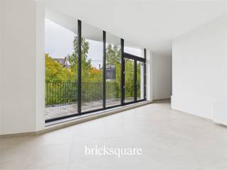 BASTOGNE - Ideal location in the heart of Bastogne, a few steps from Place Général Mc Auliffe.Discover this great opportunity consisting of a 77...