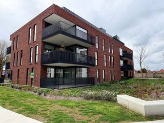 TE HUUR Nieuwbouw gelijkvloers appartement met 3 slaapkamers in centrum BreeDit prachtig nieuwbouwappartement op het gelijkvloers is gelegen op een...