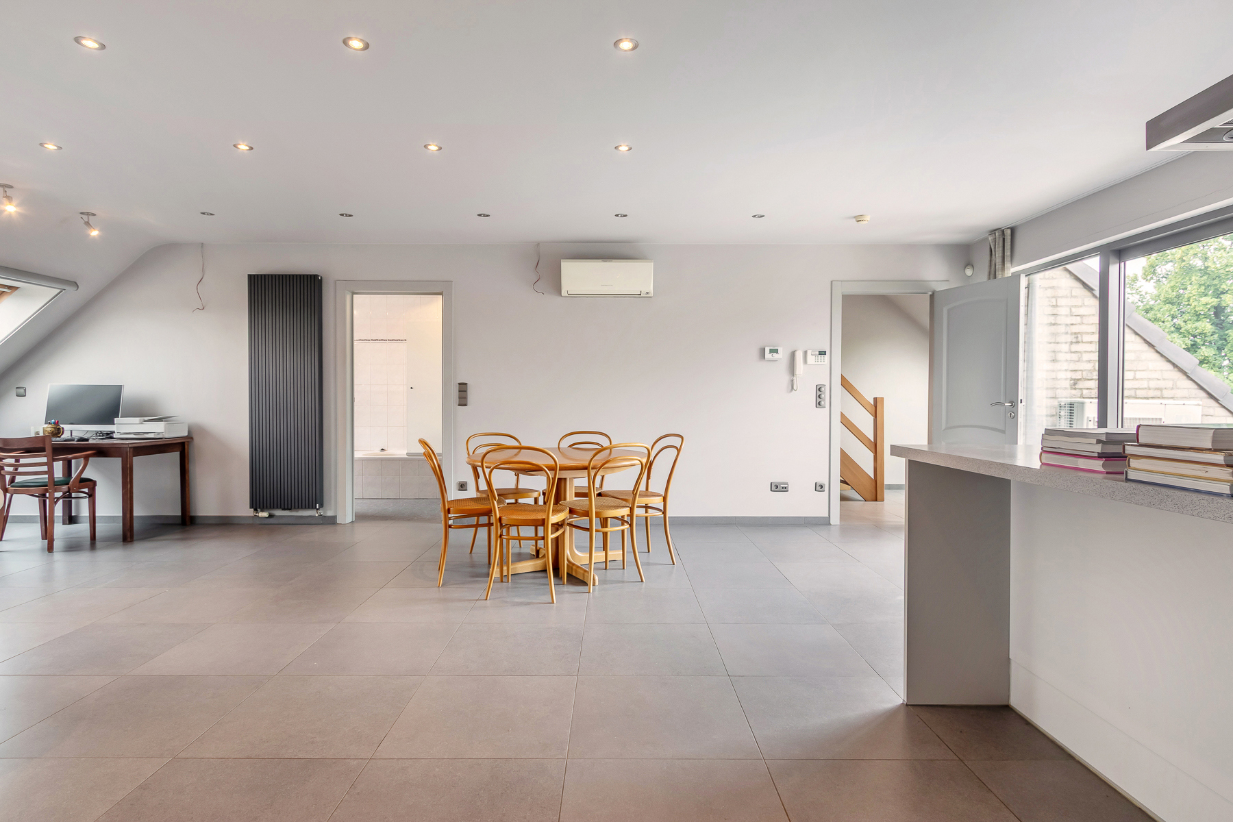 Ruim, triplex appartement met 1 slaapkamer vlakbij centrum - foto 5