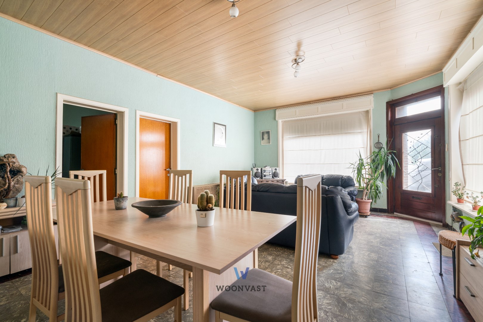 Ruime te renoveren woning met 4 slaapkamers in Zele! - foto 2