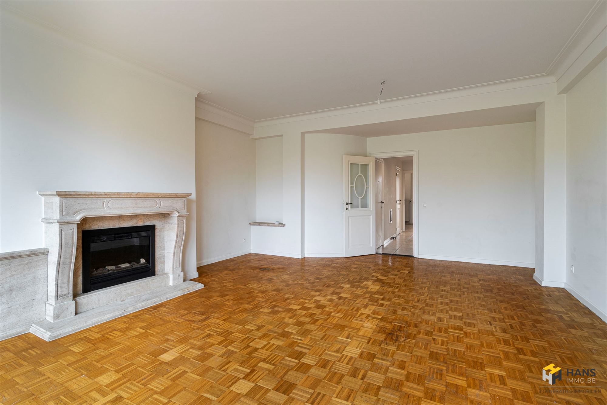 Lichtrijk appartement (92 m²) met 1 slaapkamer en terras (3 m²) in Antwerpen (2000). - foto 4